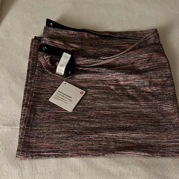 NWT 🍋 Lululemon Vinyasa Scarf Space Dye Camo Berry Rumble Multi - Picture 1 of 2